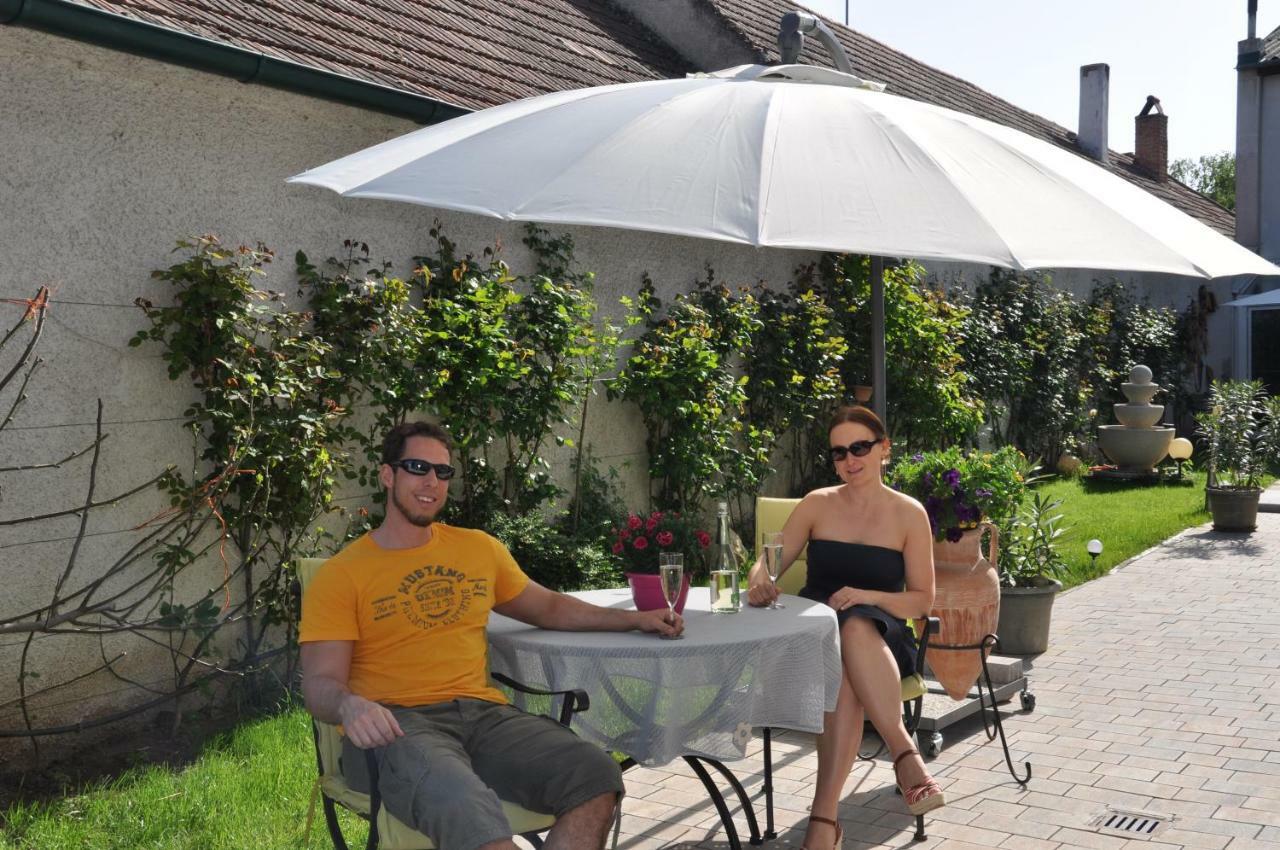 Gästezimmer Resi Illmitz Exterior foto